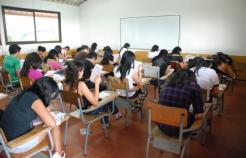estudiantes clase.jpg